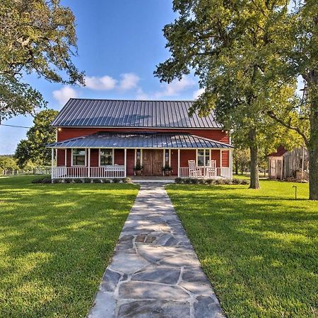 Peaceful Schulenburg Farmhouse With Fire Pit And Grill Esterno foto
