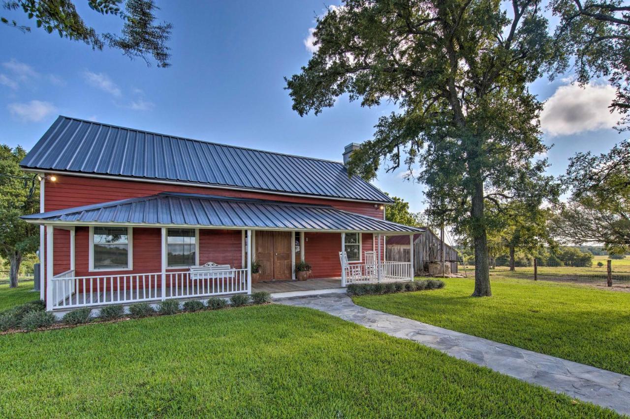 Peaceful Schulenburg Farmhouse With Fire Pit And Grill Esterno foto