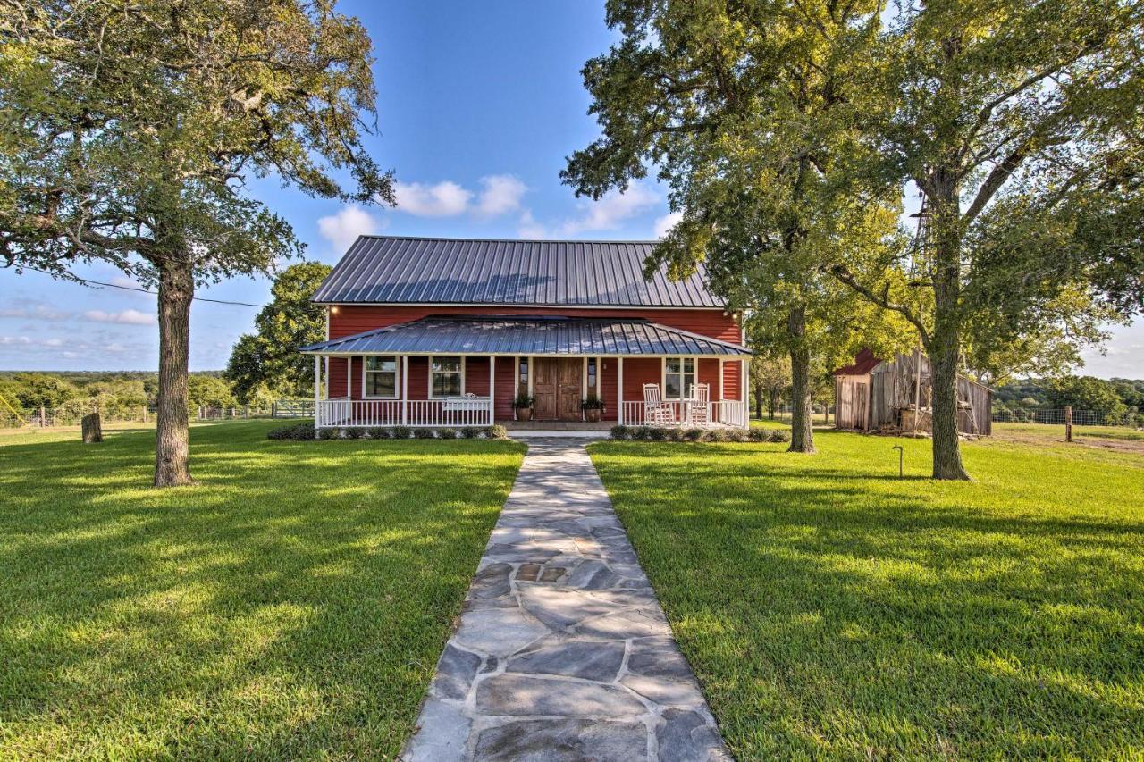 Peaceful Schulenburg Farmhouse With Fire Pit And Grill Esterno foto