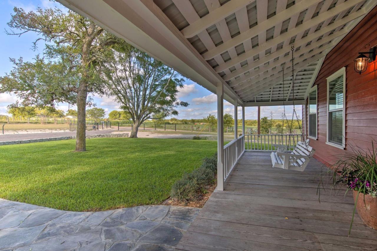 Peaceful Schulenburg Farmhouse With Fire Pit And Grill Esterno foto