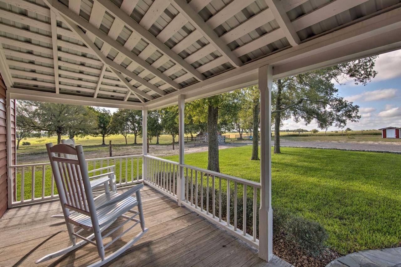 Peaceful Schulenburg Farmhouse With Fire Pit And Grill Esterno foto